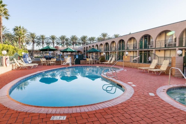 Kings Inn Anaheim at The Park & Convention Center image 2